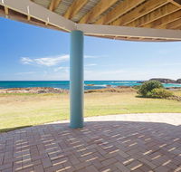 The Whale Watcher' 1/6 Birubi Lane - waterfront unit with stunning views level access - Gold Coast 4U