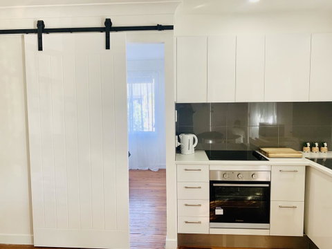 The White Picket Fence - Accommodation Gold Coast 2
