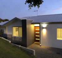 Three Bedroom Two Bathroom Family Home - Gold Coast 4U