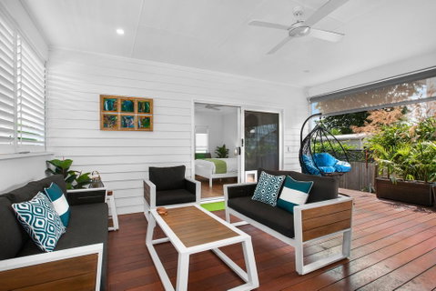 Three-Bed Family Entertainer Near Beach And Cafes - Accommodation Gold Coast 1