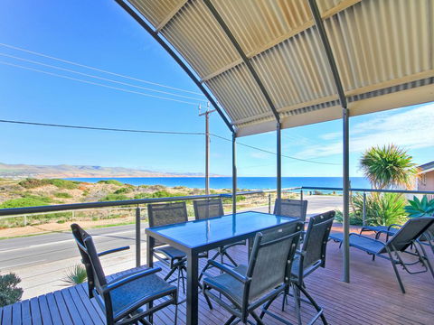 Through The Looking Glass - Accommodation Gold Coast 0