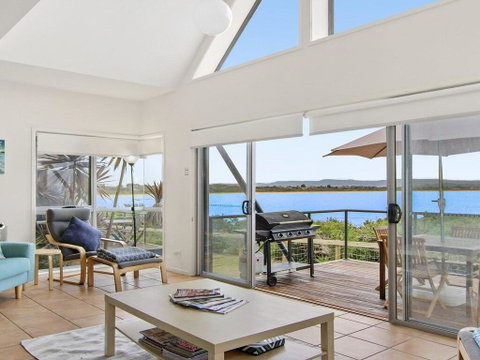 Tilbury Breeze - Ocean Views, Comfort And Style - Accommodation Gold Coast 0
