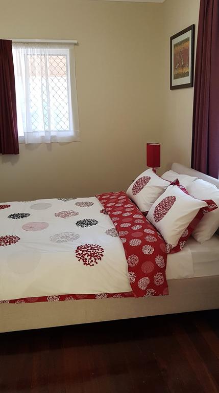 Tillbrook Cottage - 1 Gold Coast 3