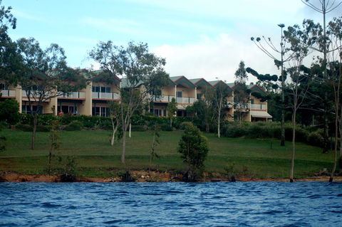 Tinaroo Lake Resort - Accommodation Gold Coast 2