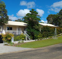 Tinaroo Sunset Retreat - Accommodation Gold Coast