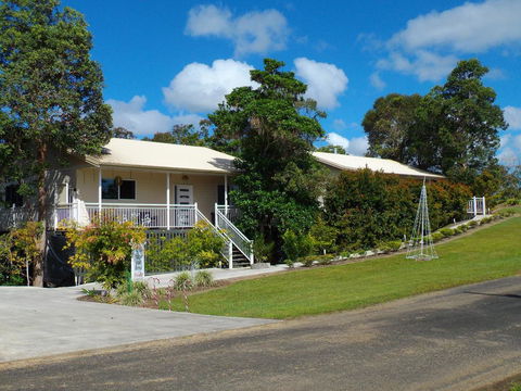 Tinaroo Sunset Retreat - Accommodation Gold Coast 0