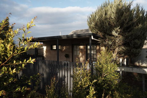 Tomfoolery Winemaker's Cottage Barossa Valley - Gold Coast 4U 1