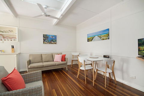 Tondio Terrace Flat 5 - Pet Friendly, Ground Floor Budget Style Accommodation - Accommodation Gold Coast 0