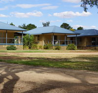 Tooleybuc River Retreat Villas - Gold Coast 4U