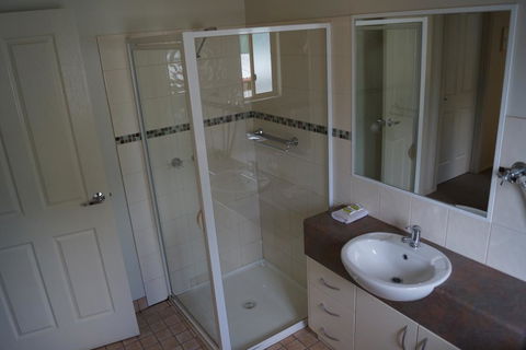 Tooleybuc River Retreat Villas - Gold Coast 4U 3