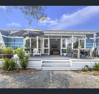 Toot Toot  50s Classic Beach House with Bungalow - Gold Coast 4U