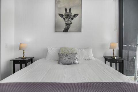 Top Floor 3 Bed Apartment With Million Dollar Views - Gold Coast 4U 2