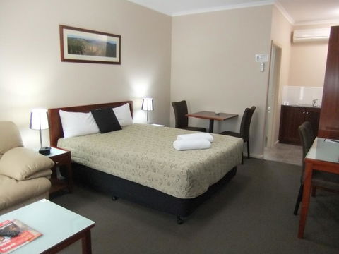 Top Of The Town Motel - Accommodation Gold Coast 2