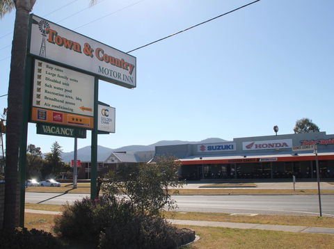 Town And Country Motor Inn - Gold Coast 4U 3