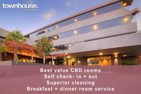 Townhouse Hotel - Accommodation Gold Coast 0