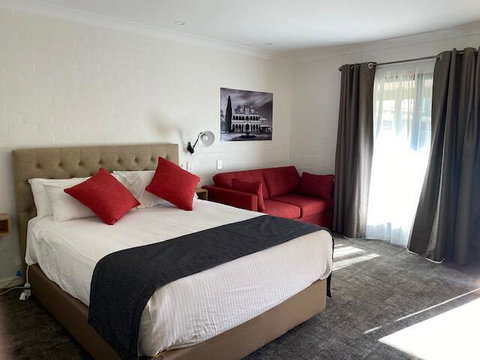 Town Square Motel - Accommodation Gold Coast 2
