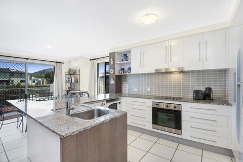 Townhouse On The Canal - Gold Coast 4U 1