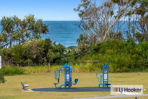 TRADEWINDS 1 - Gold Coast 4U 2