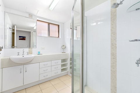 TRADEWINDS 3 - Accommodation Gold Coast 1