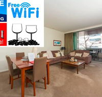 TRANQUIL EXEC CITY FREE WIFI NETFLIX WINE PARKING - Accommodation Gold Coast