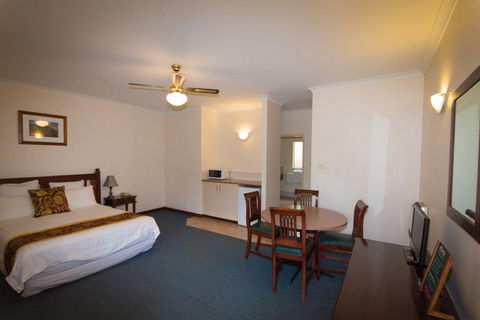 Tree Top Walk Motel - Accommodation Gold Coast 3