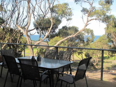 TREETOPS TERRACE 12 - A Luxury Skenes Creek Villa - Accommodation Gold Coast 2