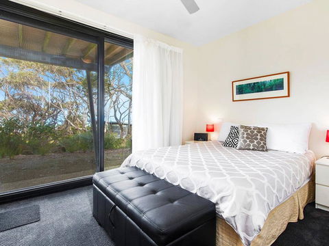 TREETOPS TERRACE 12 - A Luxury Skenes Creek Villa - Accommodation Gold Coast 3