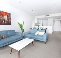 Trendy Self Contained Inner City Apartment - Accommodation Gold Coast