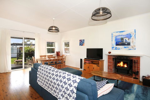 Triangulo @ Culburra - Pet Friendly - 2 Mins To Beach - Accommodation Gold Coast 0