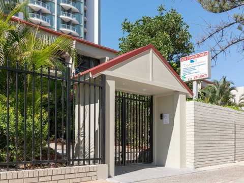 Trickett Gardens Holiday Inn - Accommodation Gold Coast 1
