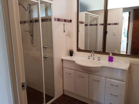 Tropical Coast Retreat - Pet Friendly - Gold Coast 4U 2