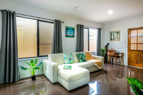 Tropic Studio, A Unique Hidden Gem! - Accommodation Gold Coast 2