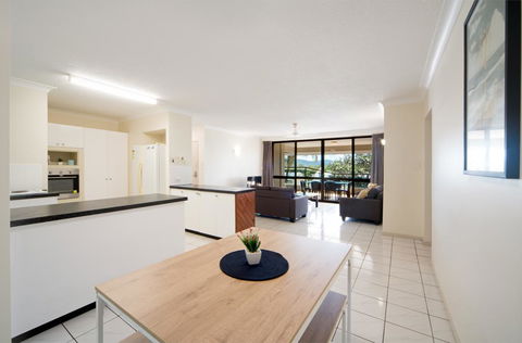 TROPICAL FAMILY ESCAPE FREE WIFI/NETFLIX - Accommodation Gold Coast 0
