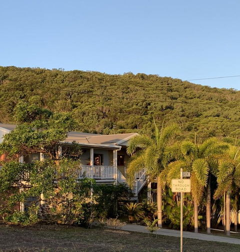 Tropical Styling - Accommodation Gold Coast 3