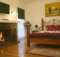 Tudor Cottages - Gold Coast 4U