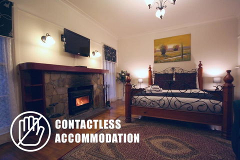 Tudor Cottages - Gold Coast 4U 2