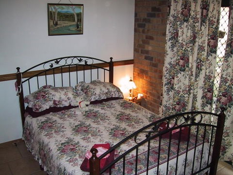 Twilight Grove Farm - Gold Coast 4U 0