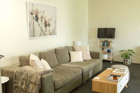 Two Bedroom Gem, Short Drive To MONA - Accommodation Gold Coast 0