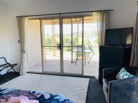 Two Dams Estate - Retreat & Relax - Gold Coast 4U 1