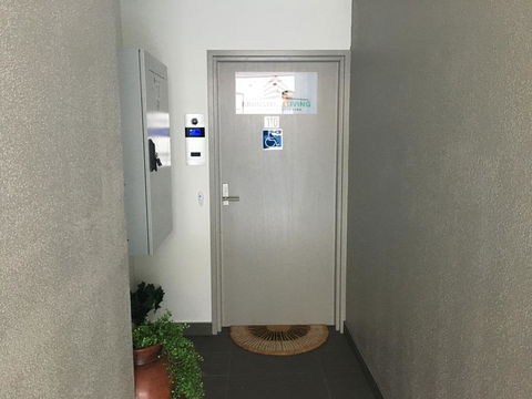 U201 Brunswick Living Brand New Deluxe Balcony Upper Floor Apartment Close To Airport And CBD - Accommodation Gold Coast 1