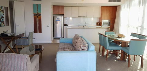 U212 Elston Grandsurf Resort - Accommodation Gold Coast 2