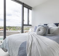 Unbridled City  River Views - Gold Coast 4U