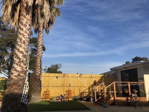 Unique Quiet Bungalow Little Bali Geelong - Accommodation Gold Coast 0