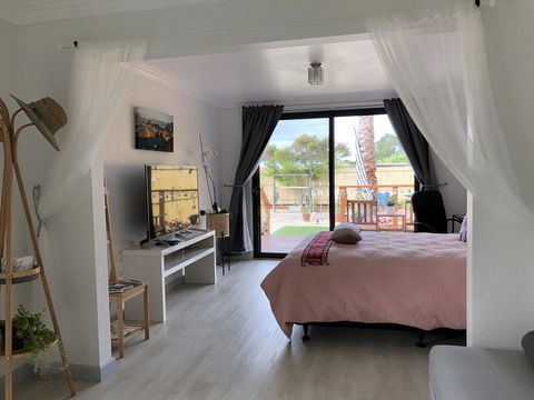 Unique Quiet Bungalow Little Bali Geelong - Accommodation Gold Coast 1