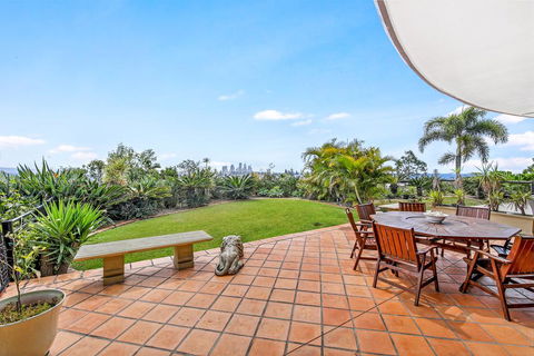 Unrivaled Ocean And City Views From Resort Style 3bed With Garden - Gold Coast 4U 0