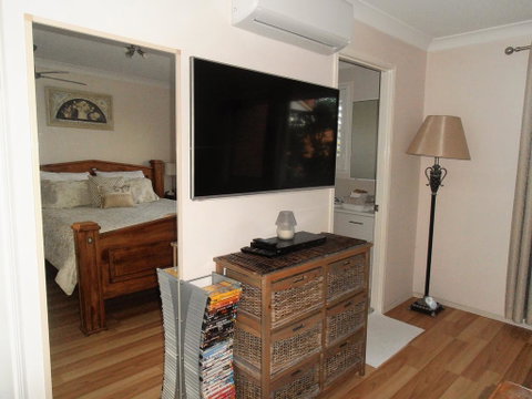Unwind In This Gorgeous Retreat - Accommodation Gold Coast 3