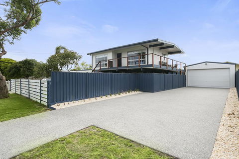 Upstairs Cottage On Beachurst - Accommodation Gold Coast 1