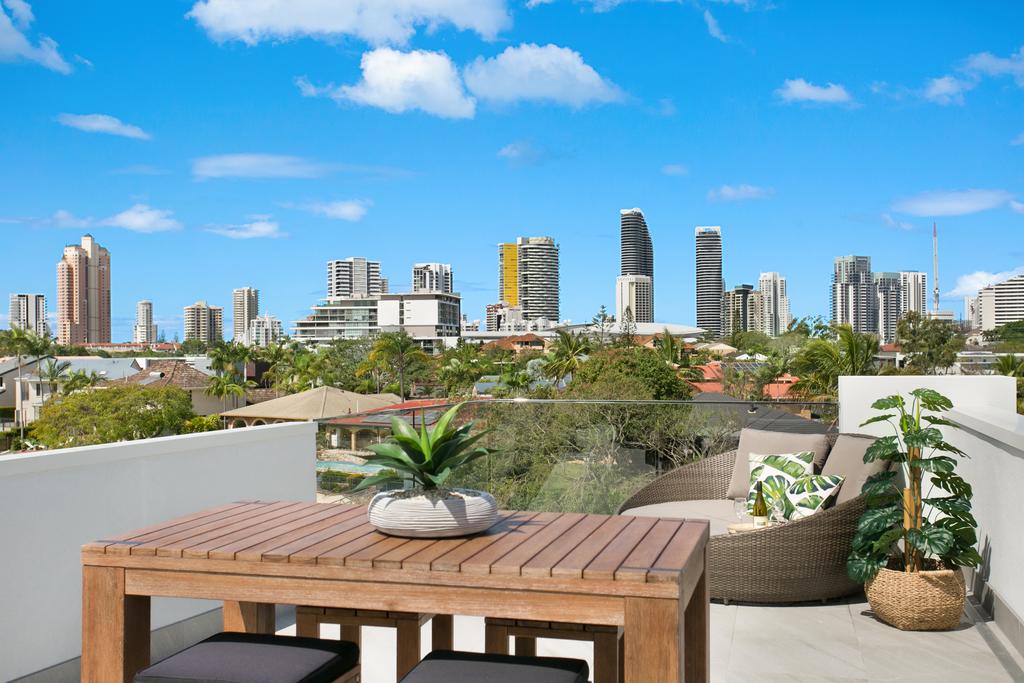 Broadbeach Waters QLD Accommodation Gold Coast