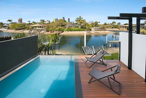 Urban Oasis - Accommodation Gold Coast 3