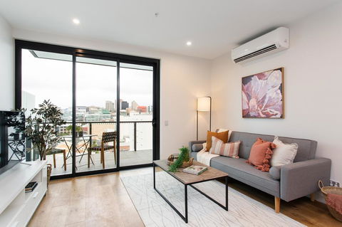 Urban Rest - Eastend - Accommodation Gold Coast 2